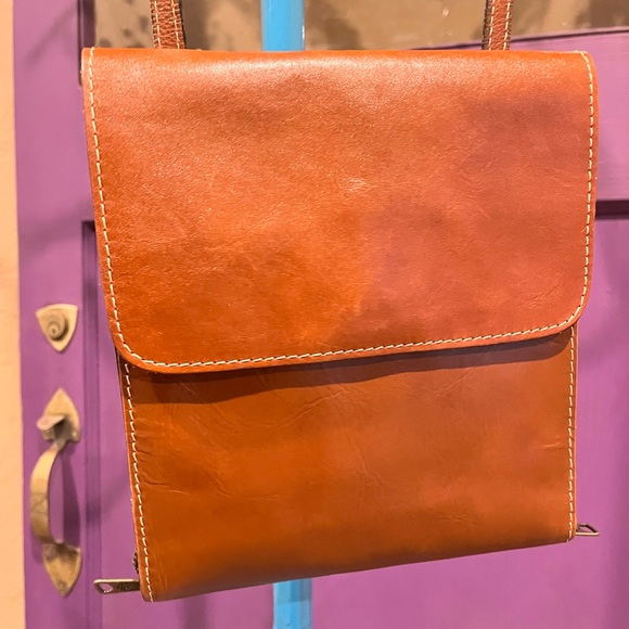 PATRICIA NASH LEATHER TRAVEL PURSE - Picture 3 of 6